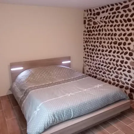Les Sentiers Drômois Apartamento Saint-Bonnet-de-Valclérieux Exterior foto